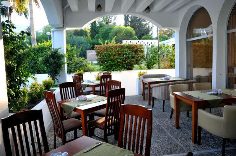 Büyük Anadolu Girne Hotel Exterior foto