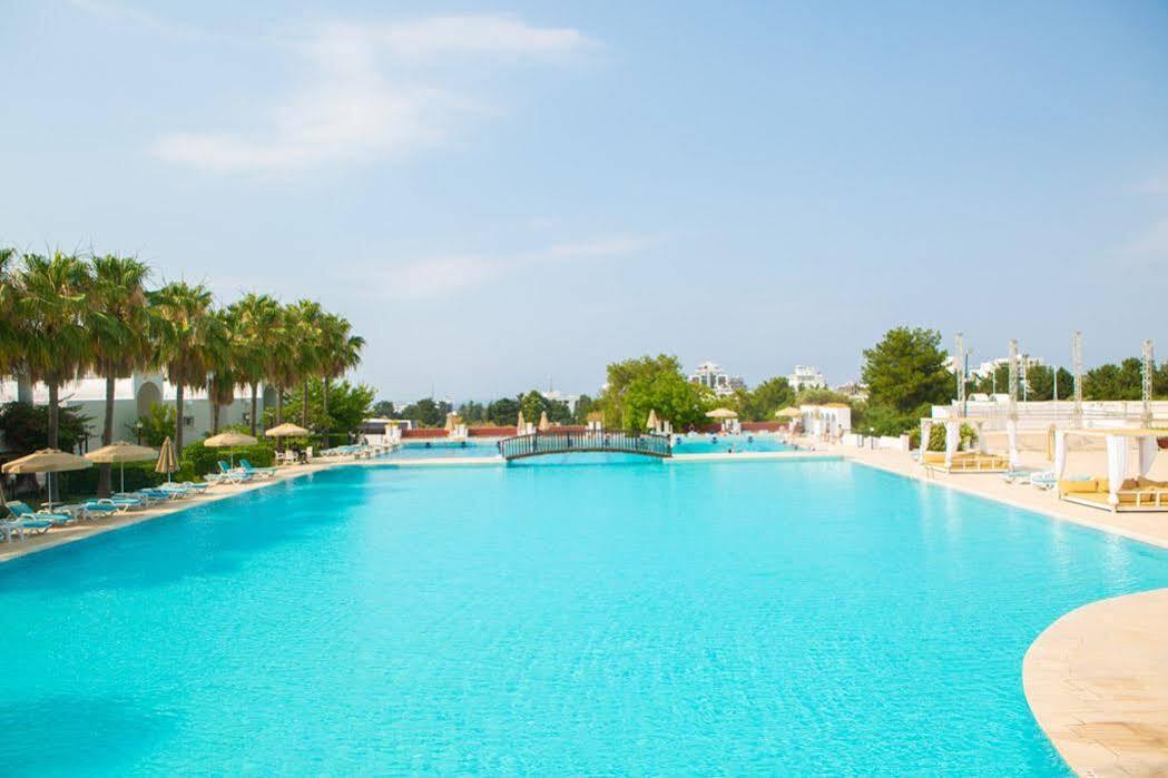 Büyük Anadolu Girne Hotel Exterior foto